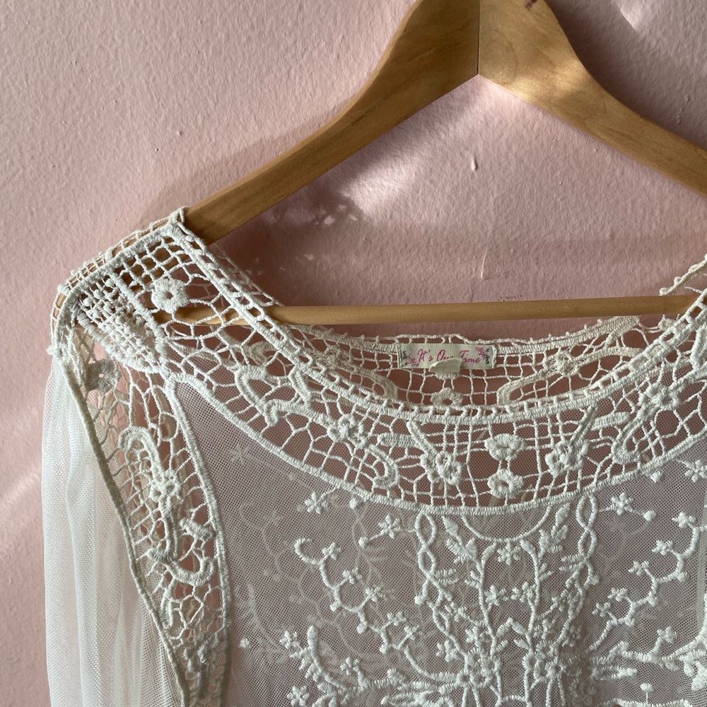 Boho style lace top size small - Picture 6 of 8